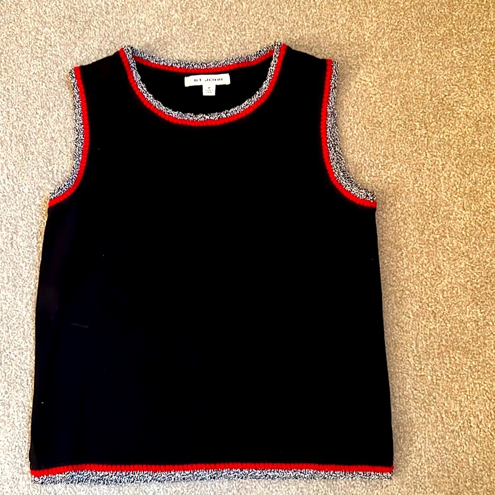 St. John Top tank black size p